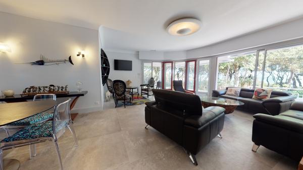 Villa
                                                                                                                                                                                                                                                                                                                        5 pièce(s)                                                                                                                                                                                                          4 chambre(s)                                                                                                                                                                                                          136  m²