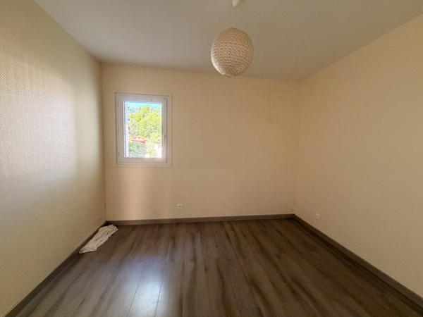 Appartement
                                                                                                                                                                                                                                                                                                                        4 pièce(s)                                                                                                                                                                                                          3 chambre(s)                                                                                                                                                                                                          82.45  m²