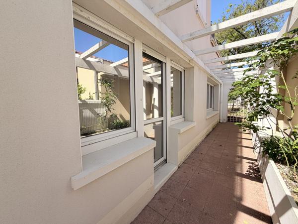 Appartement
                                                                                                                                                                                                                                                                                                                        4 pièce(s)                                                                                                                                                                                                          3 chambre(s)                                                                                                                                                                                                          82.45  m²