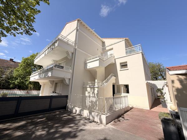 Appartement
                                                                                                                                                                                                                                                                                                                        4 pièce(s)                                                                                                                                                                                                          3 chambre(s)                                                                                                                                                                                                          82.45  m²