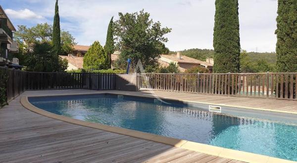 APPARTEMENT TYPE 2 DE 43.47 m2 AVEC TERRASSE ASCENSEUR PISCINE AU CALME GREOUX LES BAINS