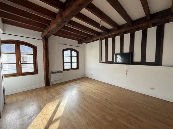 Location                                                      Appartement
                        
                     3 pièces                      46 m2                     à Villers-Cotterêts