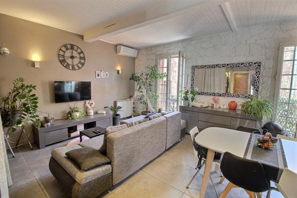 À VENDRE CABESTANY MAISON DE VILLAGE EN R+2 AVEC GRAND GARAGE