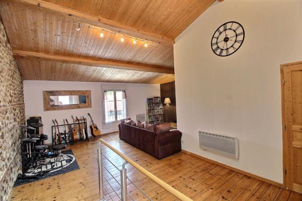 À VENDRE CABESTANY MAISON DE VILLAGE EN R+2 AVEC GRAND GARAGE