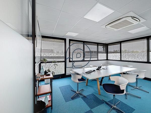 Villeneuve-d'Ascq – Haute Borne | Immeuble indépendant 550 m² + 22 parkings | Clés en main | À vendre