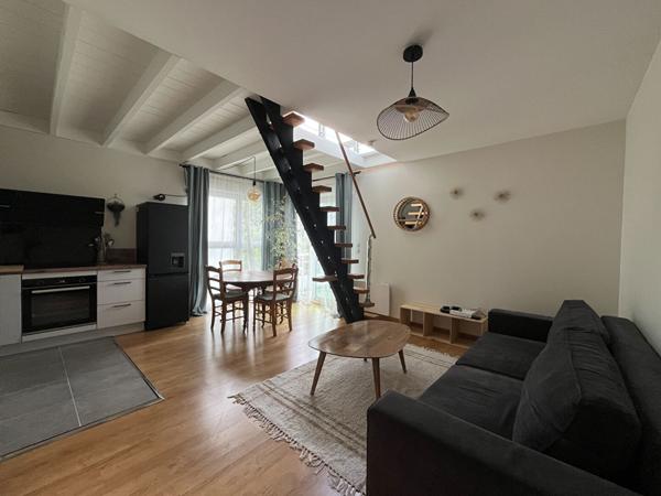 Appartement meublé T2 bis avec mezzanine.