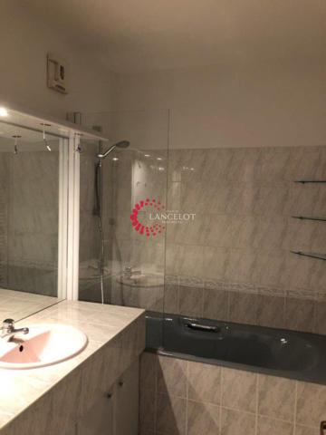 Appartement 4 P 102 m² avec terrasse et vue sur Lyon plus deux stationnements
