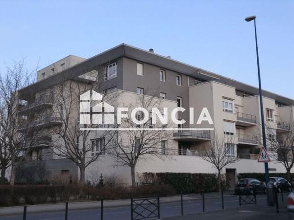 Location Appartement 3 pièces 74.64 m² - 14 RUE JEAN BONNEFONS RESIDENCE TERRASSE DE SAINT PIERRE Clermont Ferrand 63000