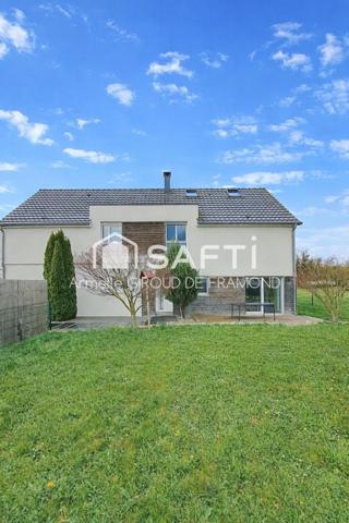 Située à Kembs (68680), cette maison, semi-mitoyenne de 126 m2, 6 pièces, 4 chambres, sur 437 m2 de terrain clôturé, belle terrasse et jardin avec vue dégagée.