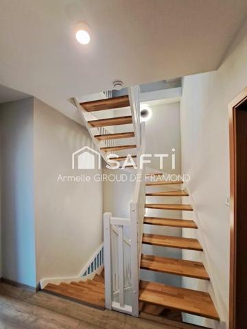 Située à Kembs (68680), cette maison, semi-mitoyenne de 126 m2, 6 pièces, 4 chambres, sur 437 m2 de terrain clôturé, belle terrasse et jardin avec vue dégagée.