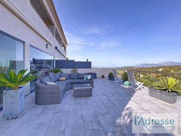 Appartement 3 pièces - 87 m² - Vue mer - Terrasse + Jardin