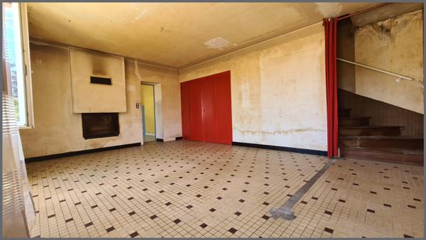 Maison à BRESSUIRE, 79300 - 6 pièces 111m²