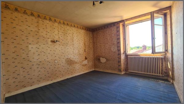 Maison à BRESSUIRE, 79300 - 6 pièces 111m²