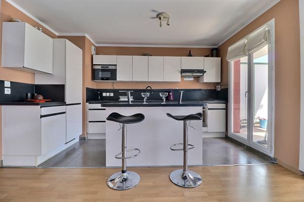 Appartement 4 pièces lumineux à vendre à Saint Denis - Front Populaire