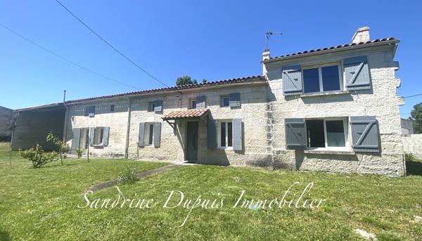 Saintes (17100) Maison charentaise lumineuse rénovée avec jardin et appentis.