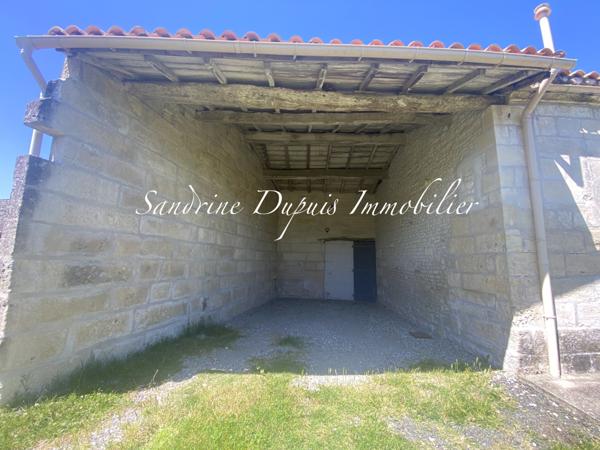 Saintes (17100) Maison charentaise lumineuse rénovée avec jardin et appentis.