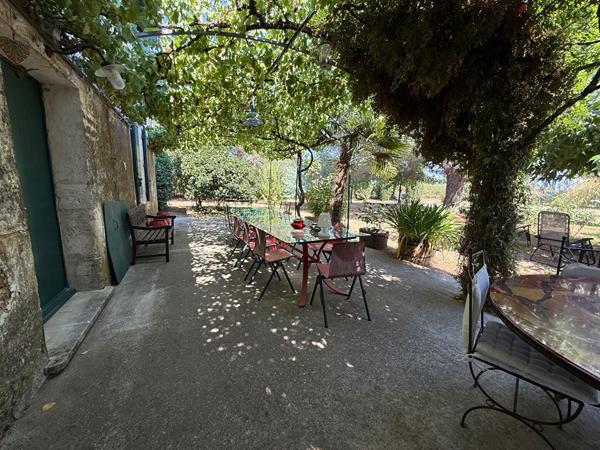 Une propriété d'exception 282m² - 7500m² de terrain