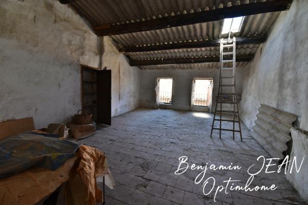 À Vendre – Maison de Village avec Cour à Sérignan – 131 m² + Greniers Aménageables