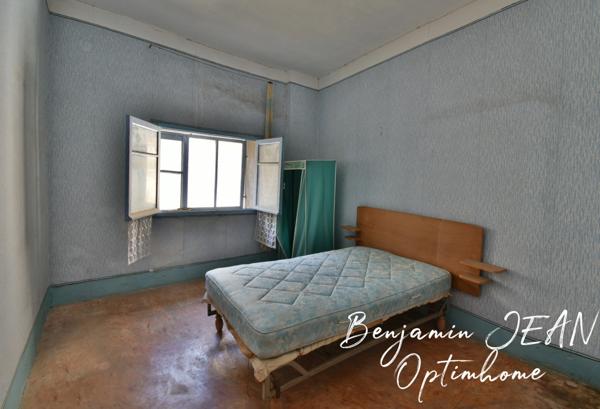 À Vendre – Maison de Village avec Cour à Sérignan – 131 m² + Greniers Aménageables