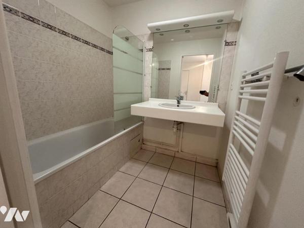 A VENDRE 56 VANNES Le Bondon, appartement T2 46 m² avec ascenseur et garage