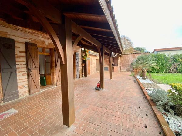 EN EXCLUSIVITE! COEUR DE VILLAGE, Magnifique maison d'environ 228 m² sur un terrain de 850 m²