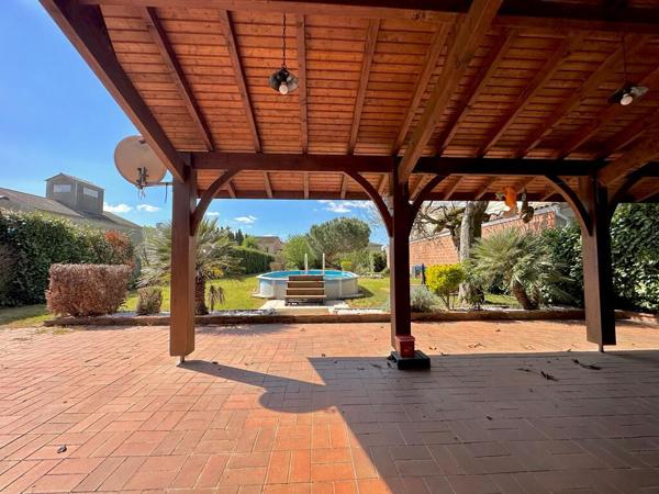 EN EXCLUSIVITE! COEUR DE VILLAGE, Magnifique maison d'environ 228 m² sur un terrain de 850 m²