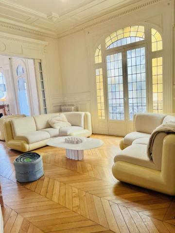 Demeure de prestige  9 pièce(s) 302 m2