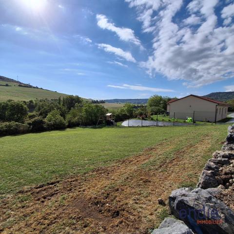 Terrain viabilisé de 1240m² avec vue dégagée