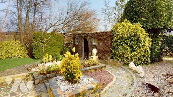 MAISON AVEC JARDIN PAYSAGER - PIERREVILLE