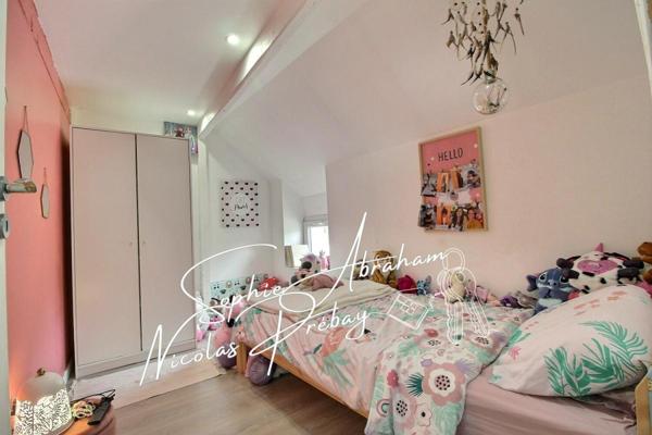 Maison en pierres de 6 pièces, 4 chambres avec jardin et terrasse