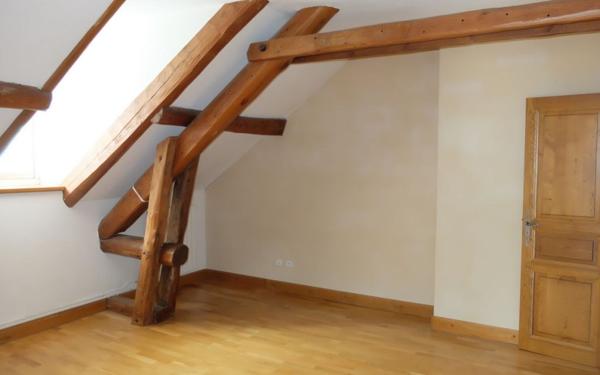 Maison à louer    4 pièces •  Chastel-Nouvel