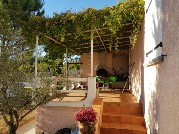 Maison avec jardin paysagé, terrasses et piscine – Alès (30100)