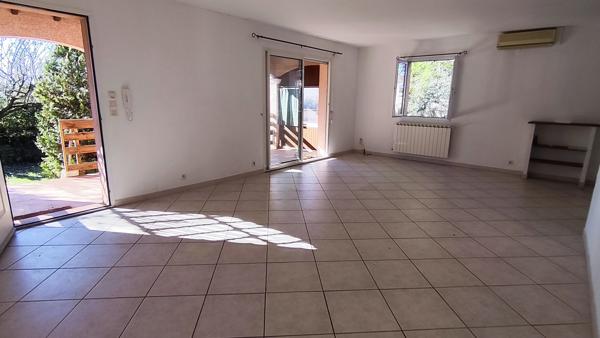 Maison avec jardin paysagé, terrasses et piscine – Alès (30100)