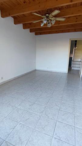 Maison avec jardin paysagé, terrasses et piscine – Alès (30100)