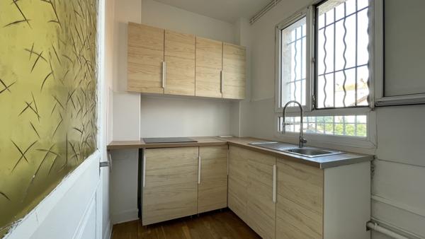 Appartement
         3 pièces
        - 51 m² 180 000 € *