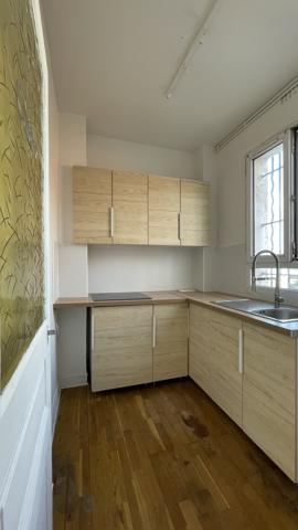 Appartement
         3 pièces
        - 51 m² 180 000 € *