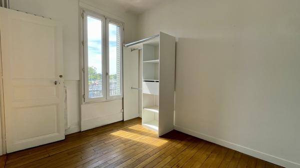 Appartement
         3 pièces
        - 51 m² 180 000 € *