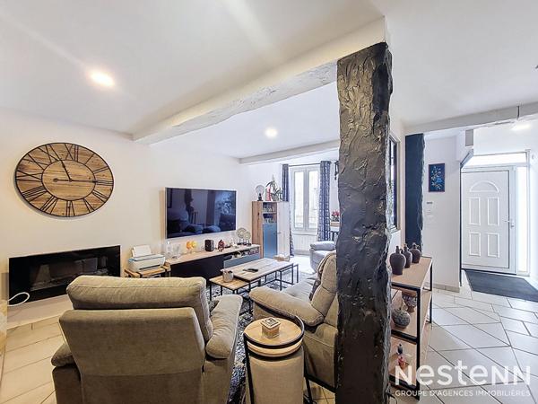 A Vendre 2 Maisons en pierre de caractère avec jardin et piscine au centre de Lectoure.