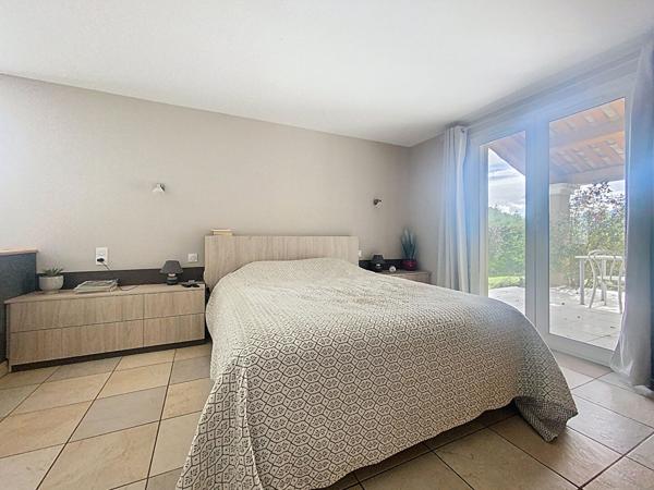 Maison Provençale à vendre à Laragne-Monteglin - 6 pièces, piscine et grand terrain