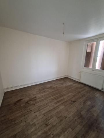Appartement T3, dernier étage 54m2. Idéal investissement locatif ou premier achat.