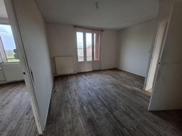 Appartement T3, dernier étage 54m2. Idéal investissement locatif ou premier achat.