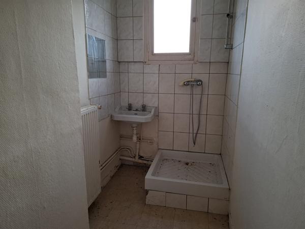 Appartement T3, dernier étage 54m2. Idéal investissement locatif ou premier achat.