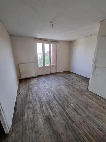 Appartement T3, dernier étage 54m2. Idéal investissement locatif ou premier achat.
