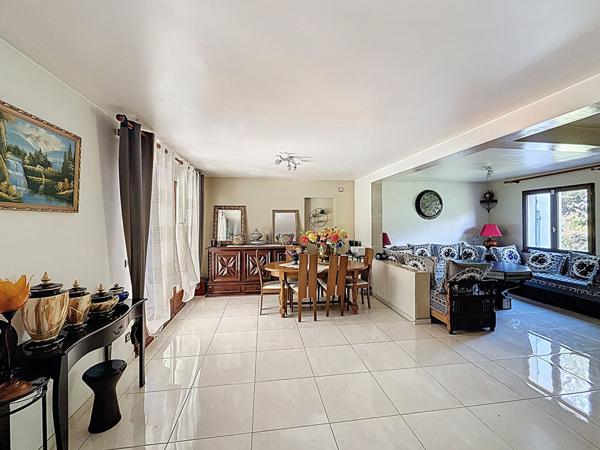 EXCLUSIVITÉ ! Maison Lorgues 5 pièces 150 m² - Terrain 4428 m² - Dépendance 60 m²