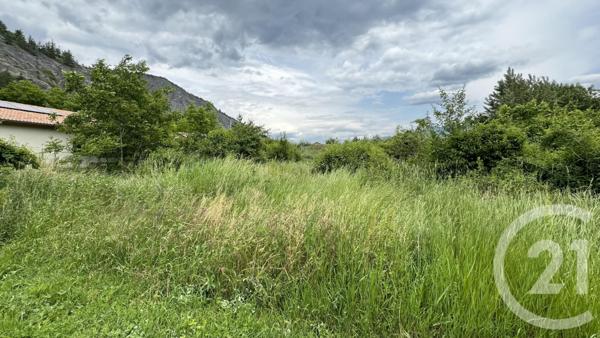 Terrain à vendre  900 m2 LA SAULCE - 05