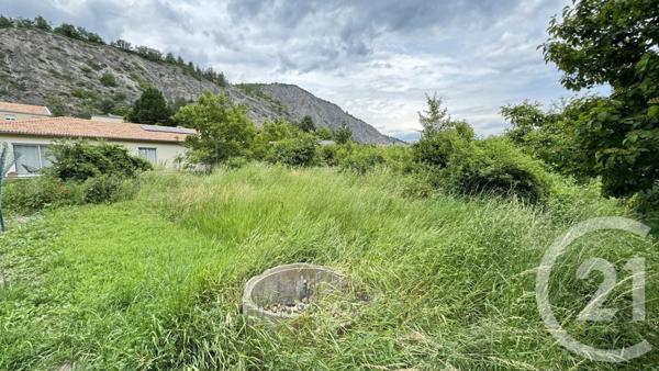 Terrain à vendre  900 m2 LA SAULCE - 05