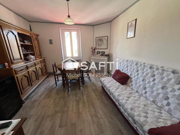 Fonds de commerce, bar,  tabac , presse et restaurant .