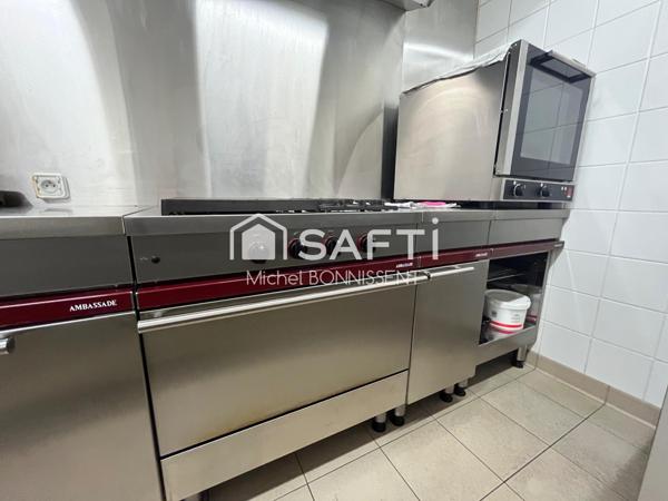 Fonds de commerce, bar,  tabac , presse et restaurant .