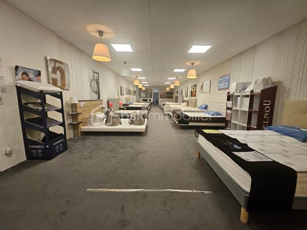 Local commercial de 1 930 m²