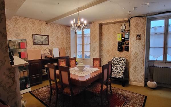 Maison à vendre    6 pièces •  Lavardac